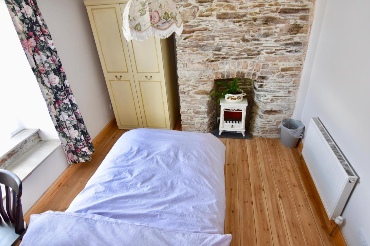 Spacious Cottage In The Village Of Wembury Exterior foto